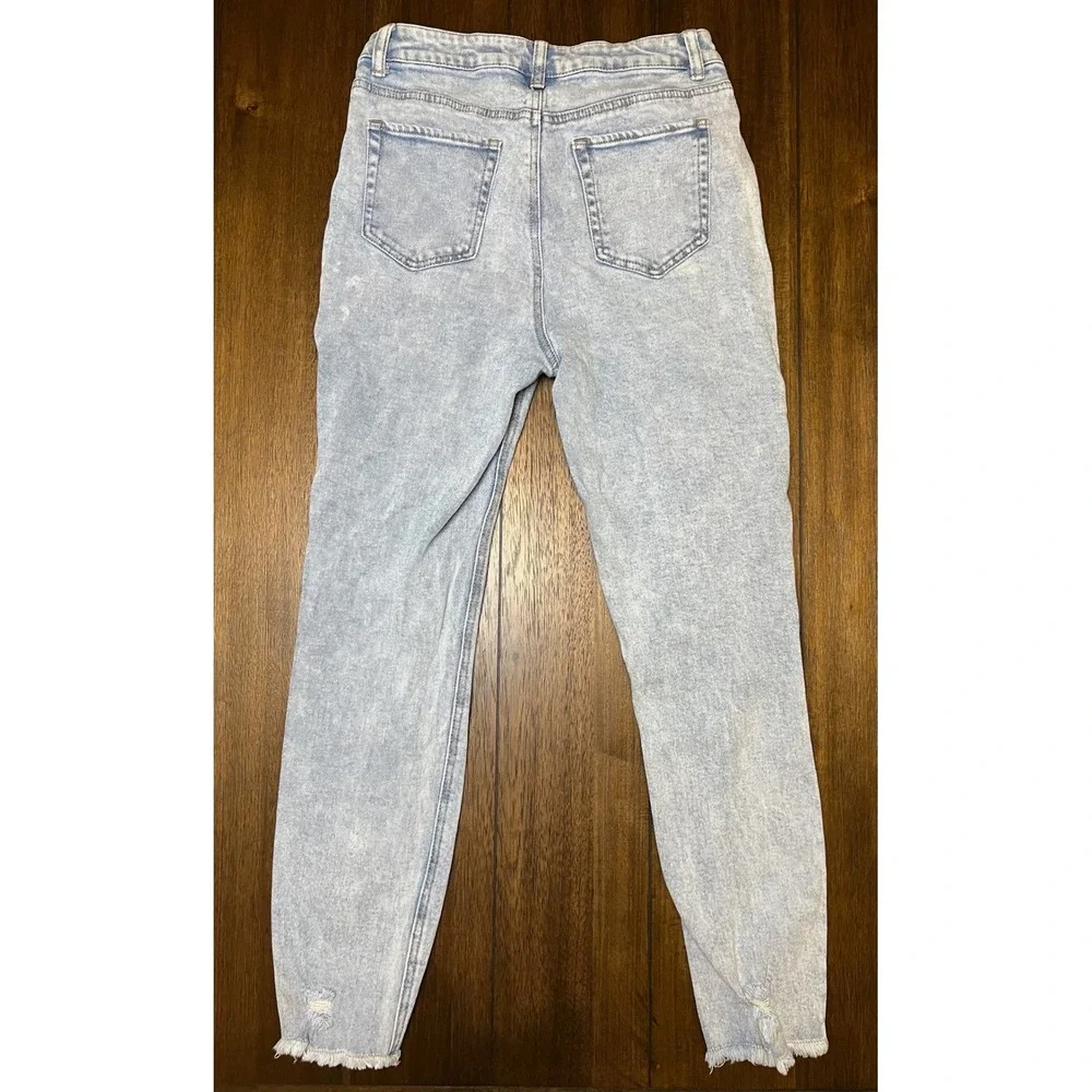Tinseltown Juniors Size 7 Light Wash Distressed High‎ Rise Skinny Jeans Raw Hem